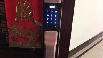 全自動(dòng)智能指紋鎖